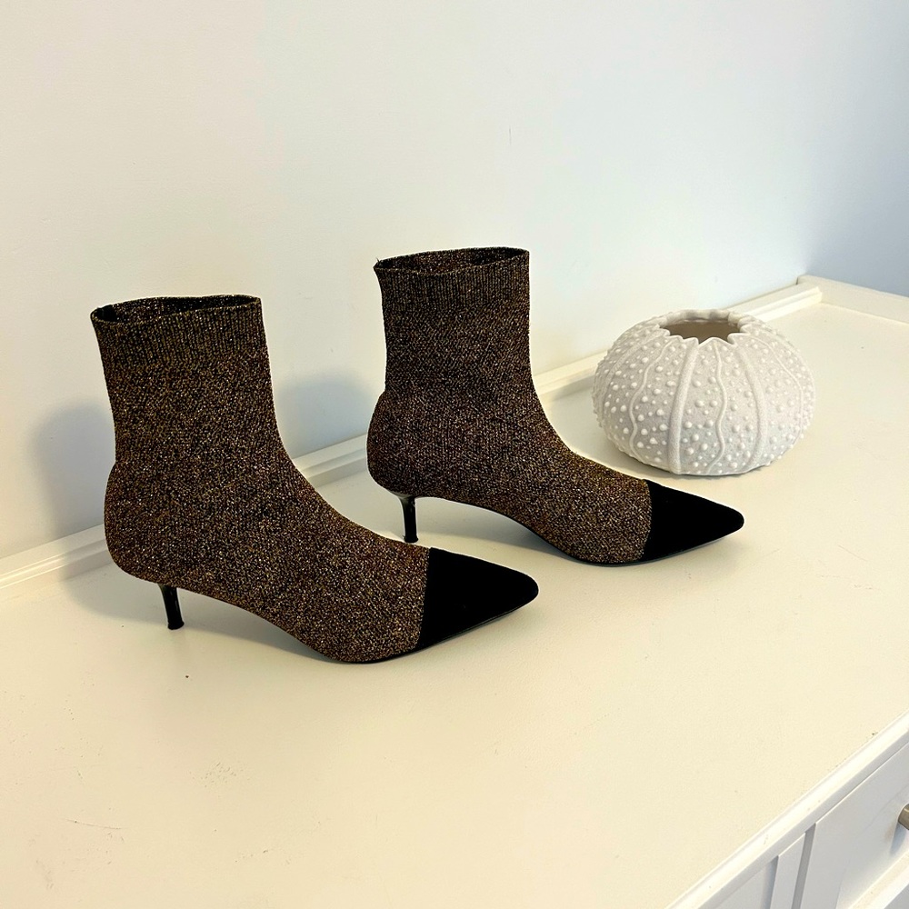 Booties Lycra and suede with kitty heels by Uterque, made in Spain